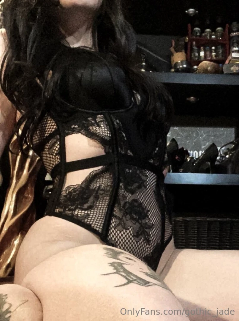 Are you pulling out or just giving me a creampie goth girls do it best 