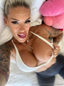 Happy monday wanna suck