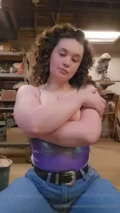 Titties bouncing amp pussy play