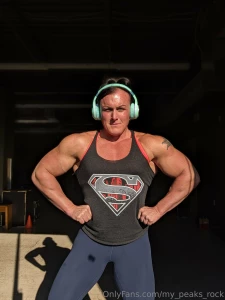 Pumped out some bi s amp tri s today taking it easy on the hip but i m