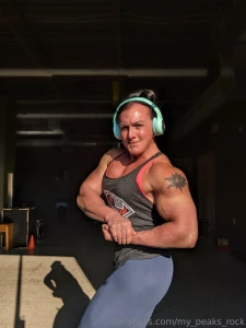 Pumped out some bi s amp tri s today taking it easy on the hip but i m part 4