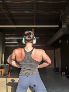 Pumped out some bi s amp tri s today taking it easy on the hip but i m part 3