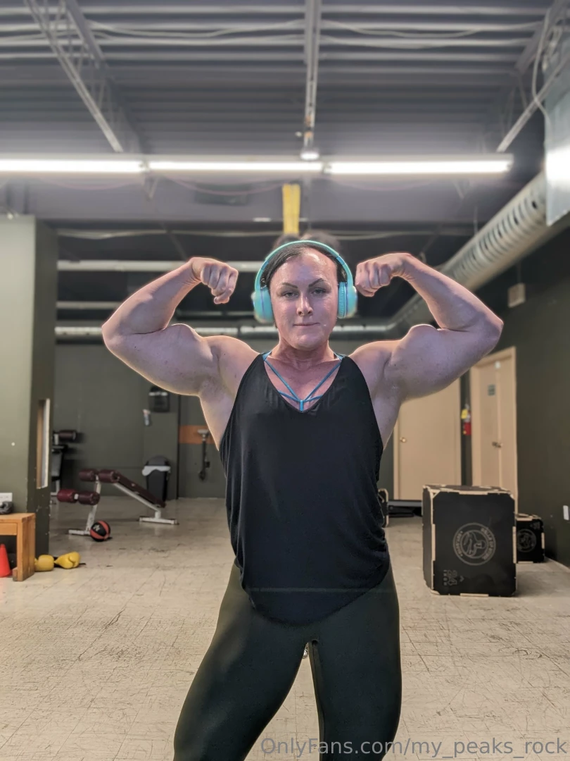 Another awesome chest day in the books it s health gain season here we part 1 