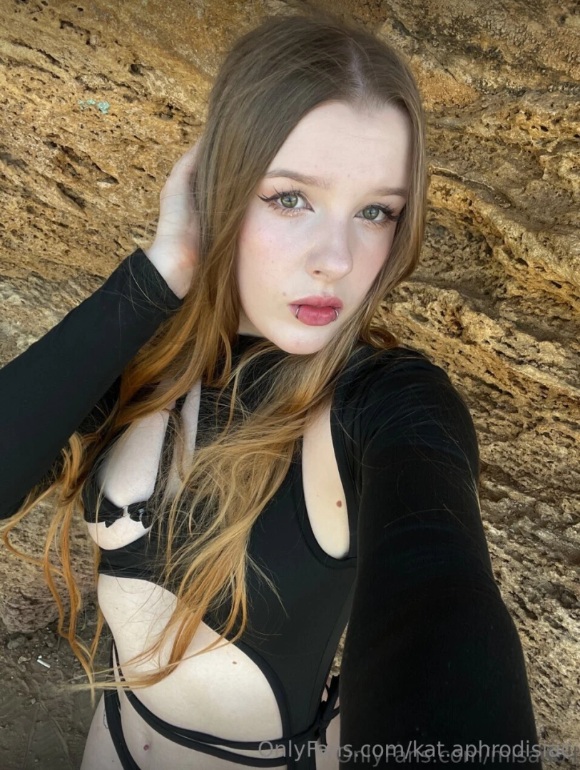 Omg misadoll wants you i heard this slut likes hard cocks don t miss part 122 