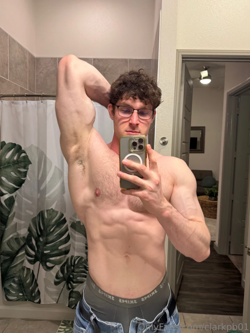 Flexing my way into your heart 