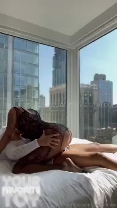 Here goes a bundle of content including the incredible sapphireee amp 