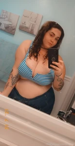 Enjoying a day by the pool tip me for just being here lol lol jk