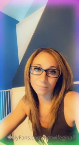 Business woman during the day hotwife at night which would you rather