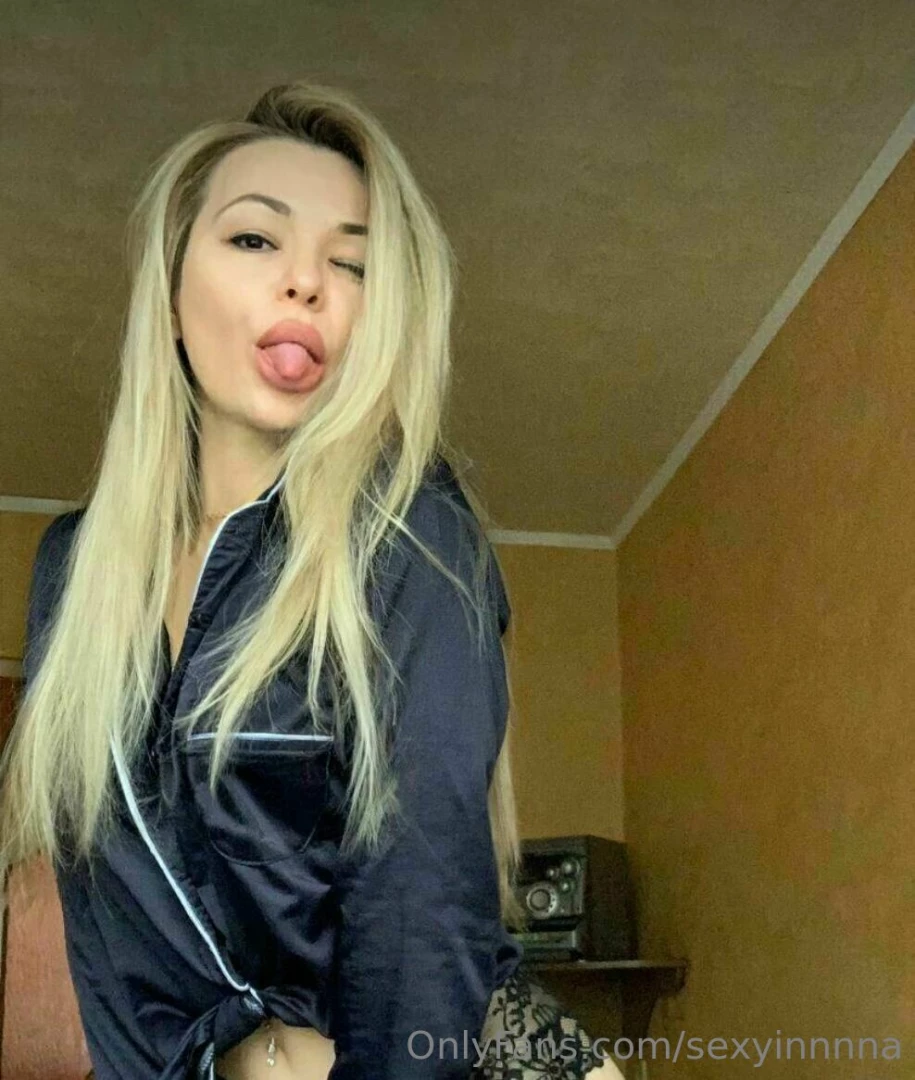 Am i the only one who s so hot today 