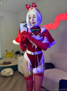 Ive lost my wayy to the north pole care to be my sleigh