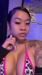 Live in a hour 10pm pst