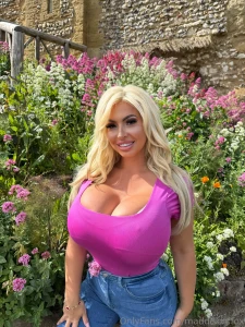 Just little old me reinventing herself after a lot of mental pain over