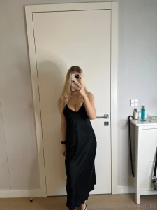 How does the dress look on me or would red look better btw have a