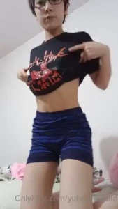 I found this old video lol after shower i put some hydrating cream