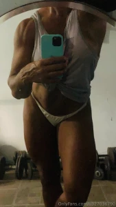 Yo train you have to be comfortable and also clean the mirror