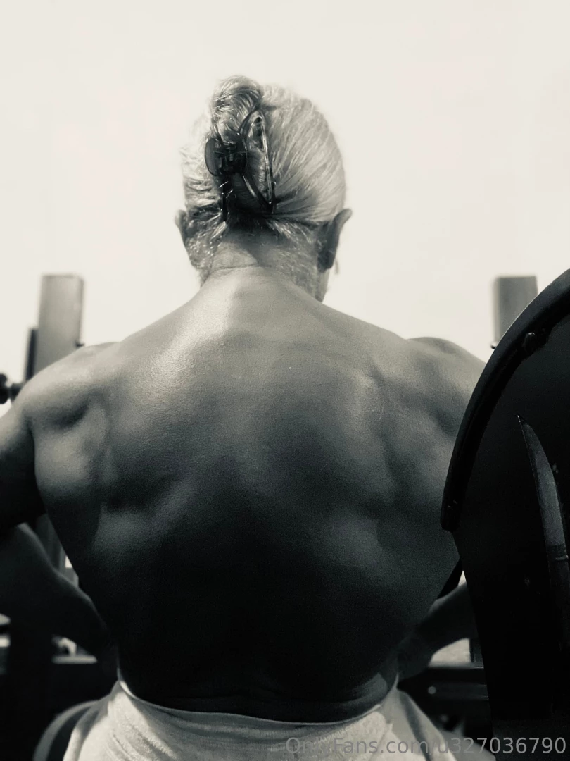 Perd n por dar la espalda 