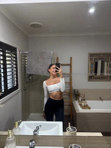 Free sub can you do me a favor and follow the sunning sienna swan she part 2