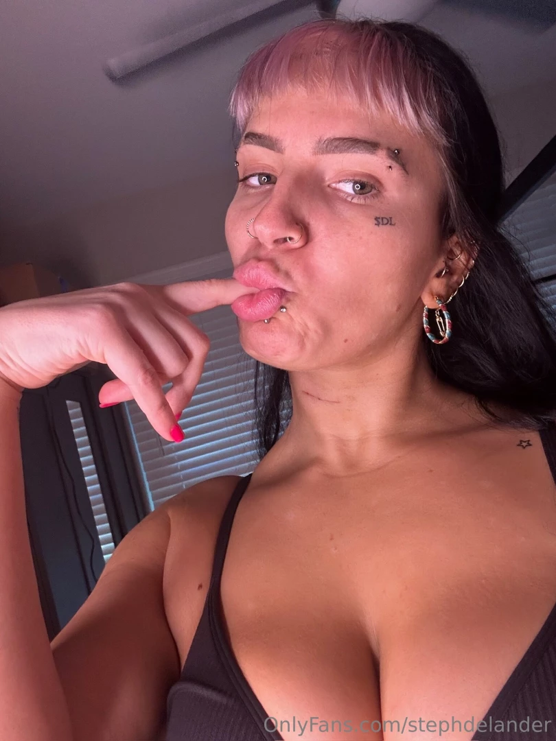 Lil finger suck suck 