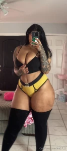 Bad ass bat bitch ready to cum save u from a night of not busting a