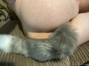 Some sexy pics of me with my new tail more pics coming tomorrow part 2