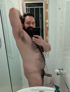 Who wants to smell my pits