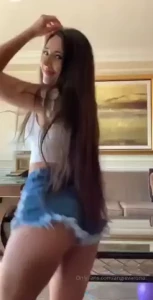 Morning my loves since you love my dance and twerk videos so much i