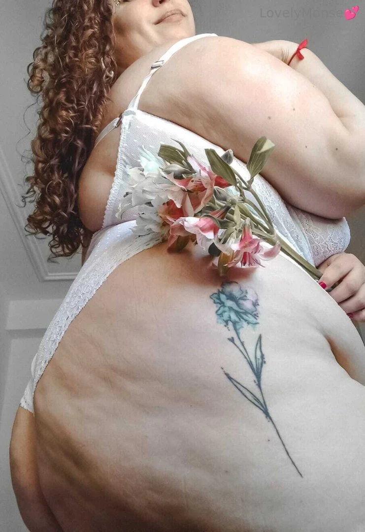 Hearts are everywhere and i cant help but feel the pull of the passion 