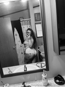 I know you love my fat ass send me a little gift if you want to see me