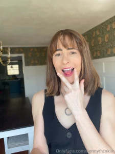 Woke up feeling frisky might eat puss later idk