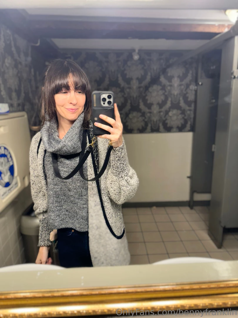 bennyfranklin - Always searching for the best selfie bathroom lighting 