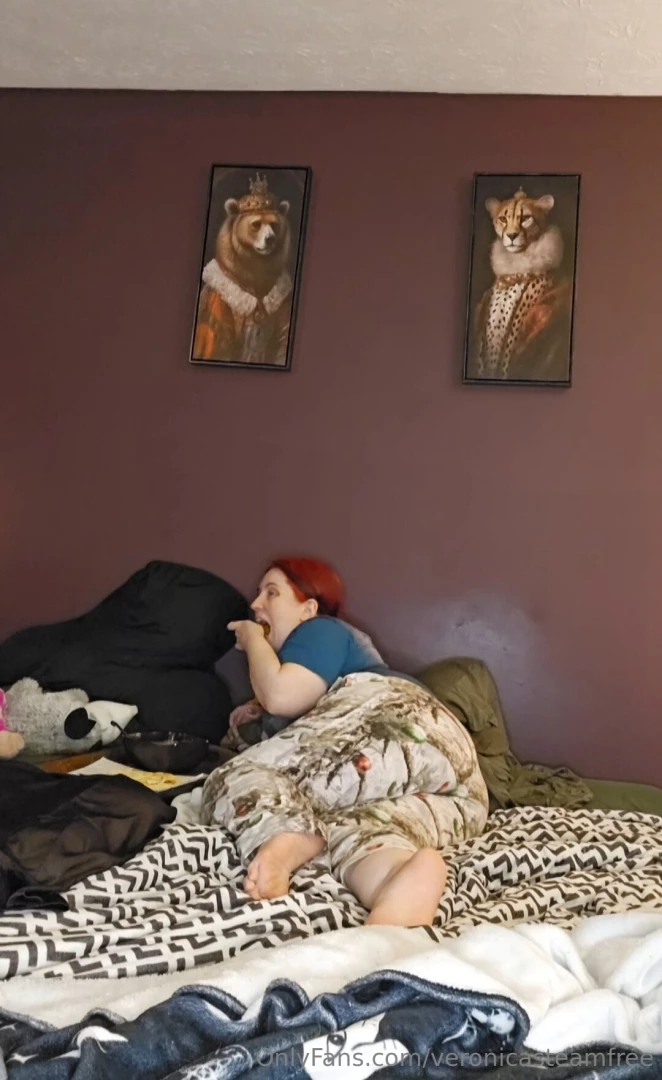 Eating and farting 2 5 mins 