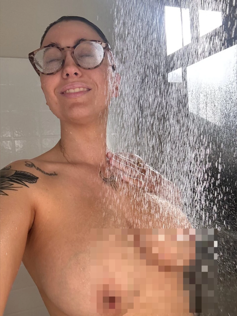 Join me in the shower need you to come help me with something 
