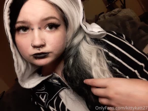 Cute little strip tease set with some new lingerie i got this makeup part 3