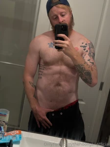 Who wants to see the video i just made of me playing with one of my part 1