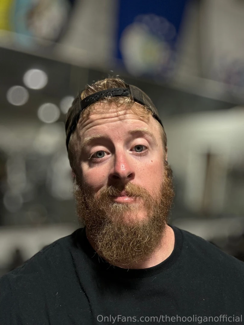 I m loving how full my beard is getting 