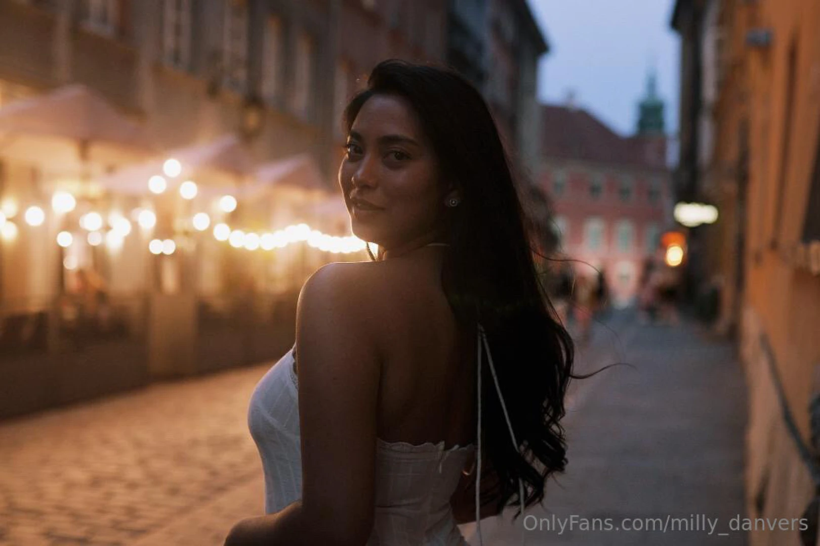 There s something truly magical about walking through the city at 