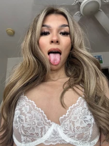 Someone play with me