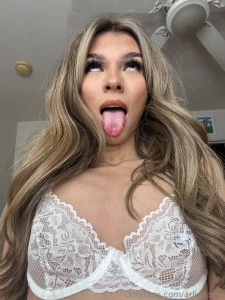 I just woke up and had to release the tension i went to sleep horny