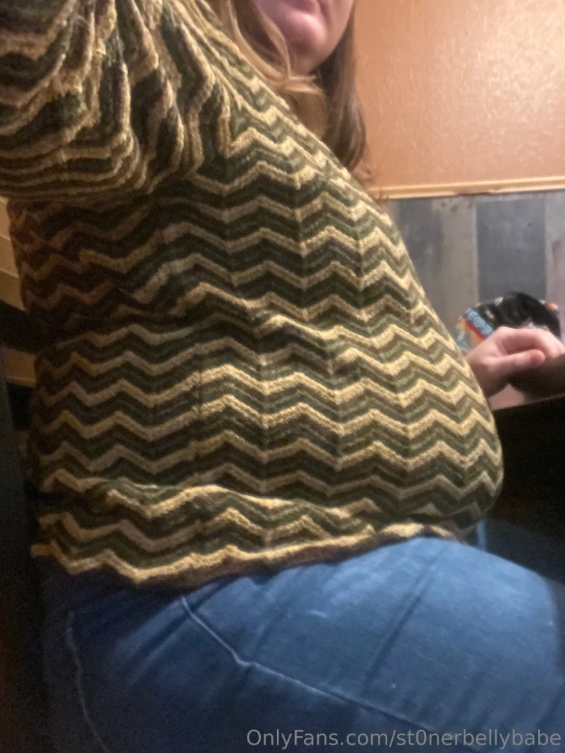 Post-dinner date belly rubs 