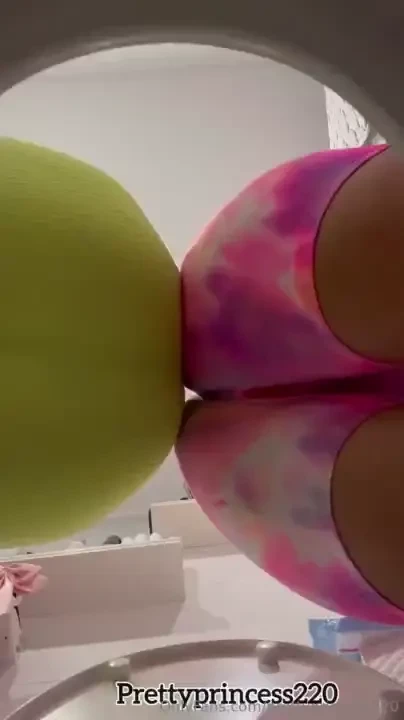 Una farts largos y una farts fuertes adivina quien soy yo 