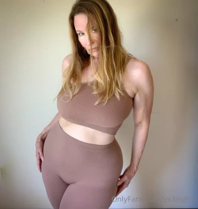 Good afternoon just love these yoga sets they are so comfy and they part 2