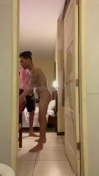 Agora a vez dele soca esse pau todo dentro de mim 