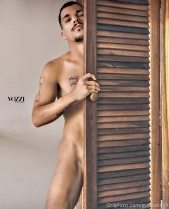 Por favor vejam isso pelas coloridas lentes gay mas saiba que sair de