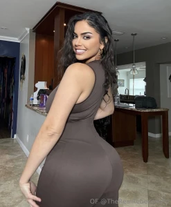 One pic a thousand thoughts wanna tell me yours