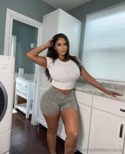 Curves out while i pretend to do laundry