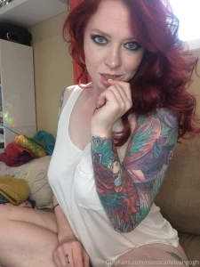 Topless gt pussy peeks full set 1 wetdream