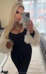 Queens wear real fur