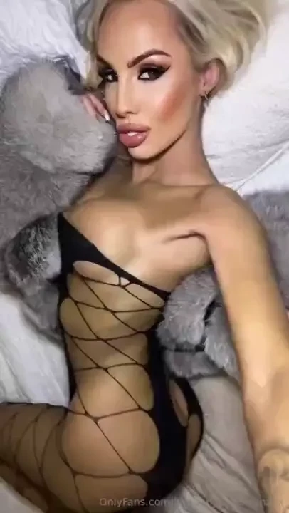 You d wanna show me off 