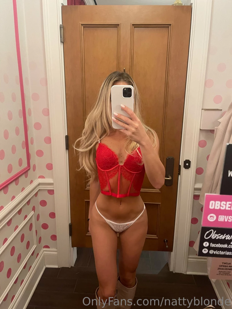 I am so cutie in red 