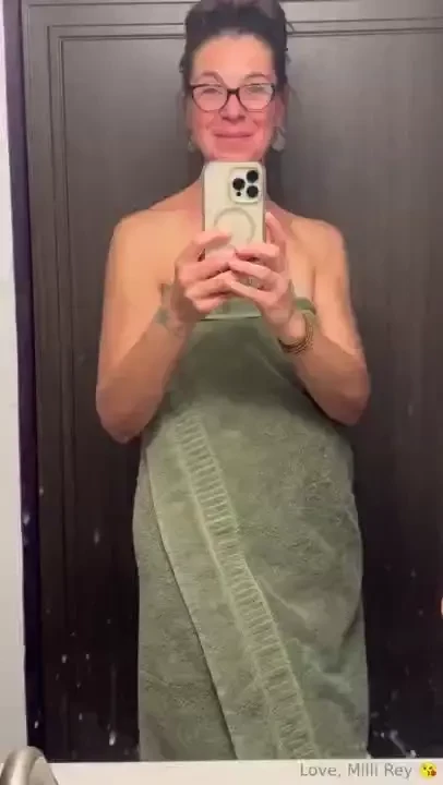 Good morning love yay it s the weekend you see those earrings i m 